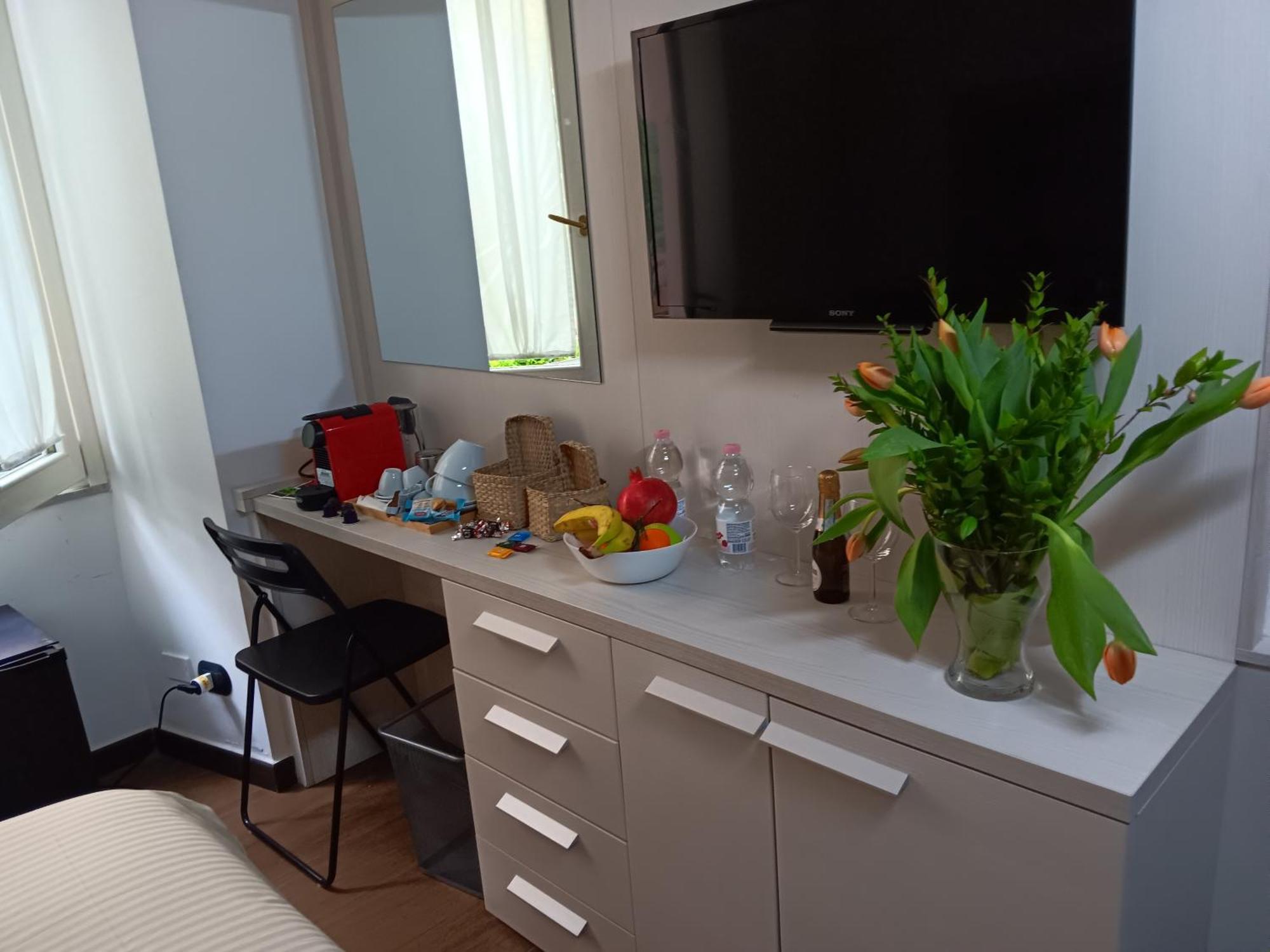 Отель Andenis Tiber House Рим Экстерьер фото