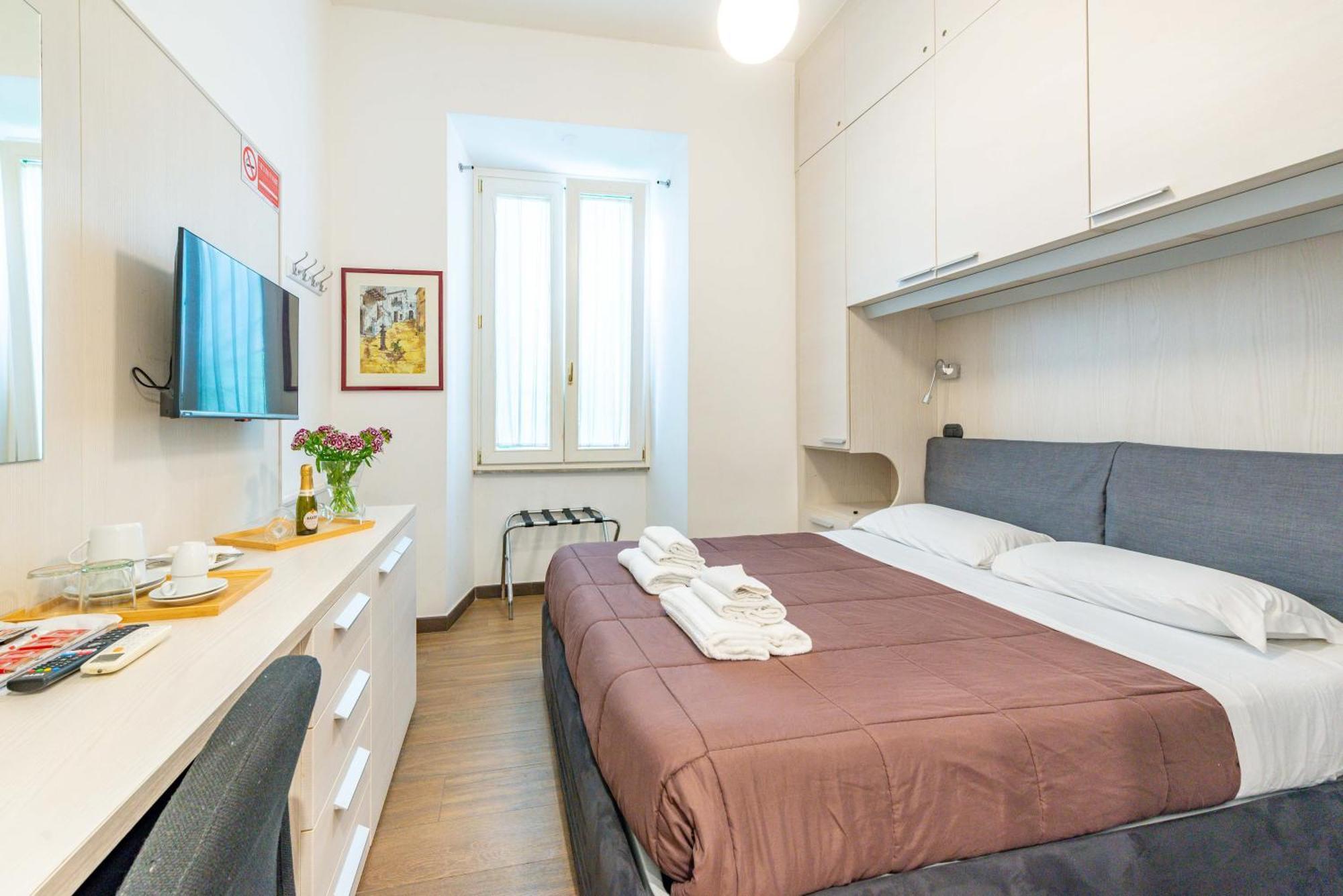 Отель Andenis Tiber House Рим Экстерьер фото