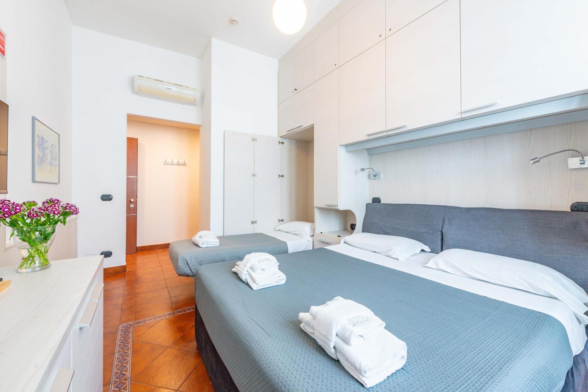 Отель Andenis Tiber House Рим Экстерьер фото