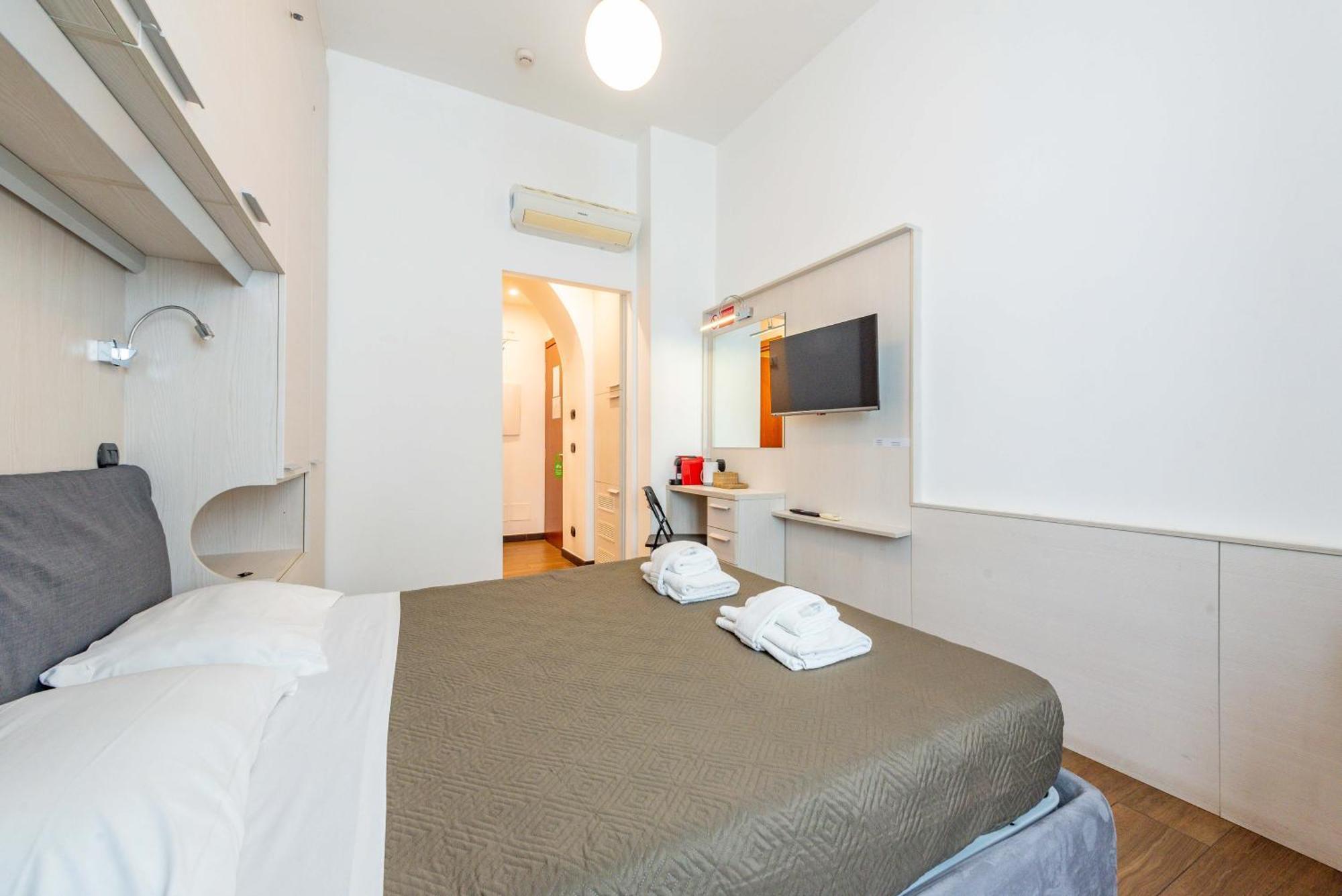 Отель Andenis Tiber House Рим Экстерьер фото