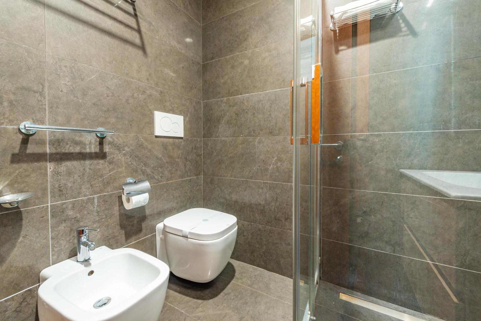 Отель Andenis Tiber House Рим Экстерьер фото