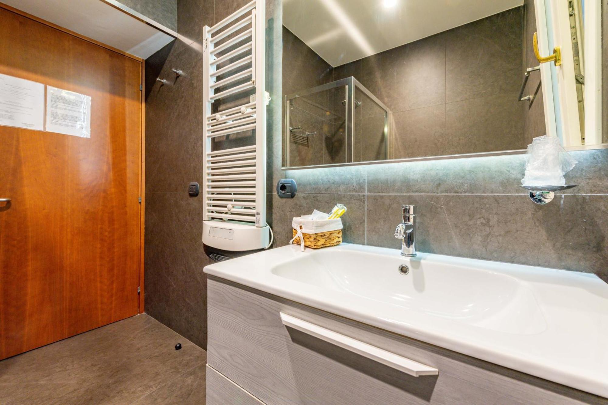 Отель Andenis Tiber House Рим Экстерьер фото