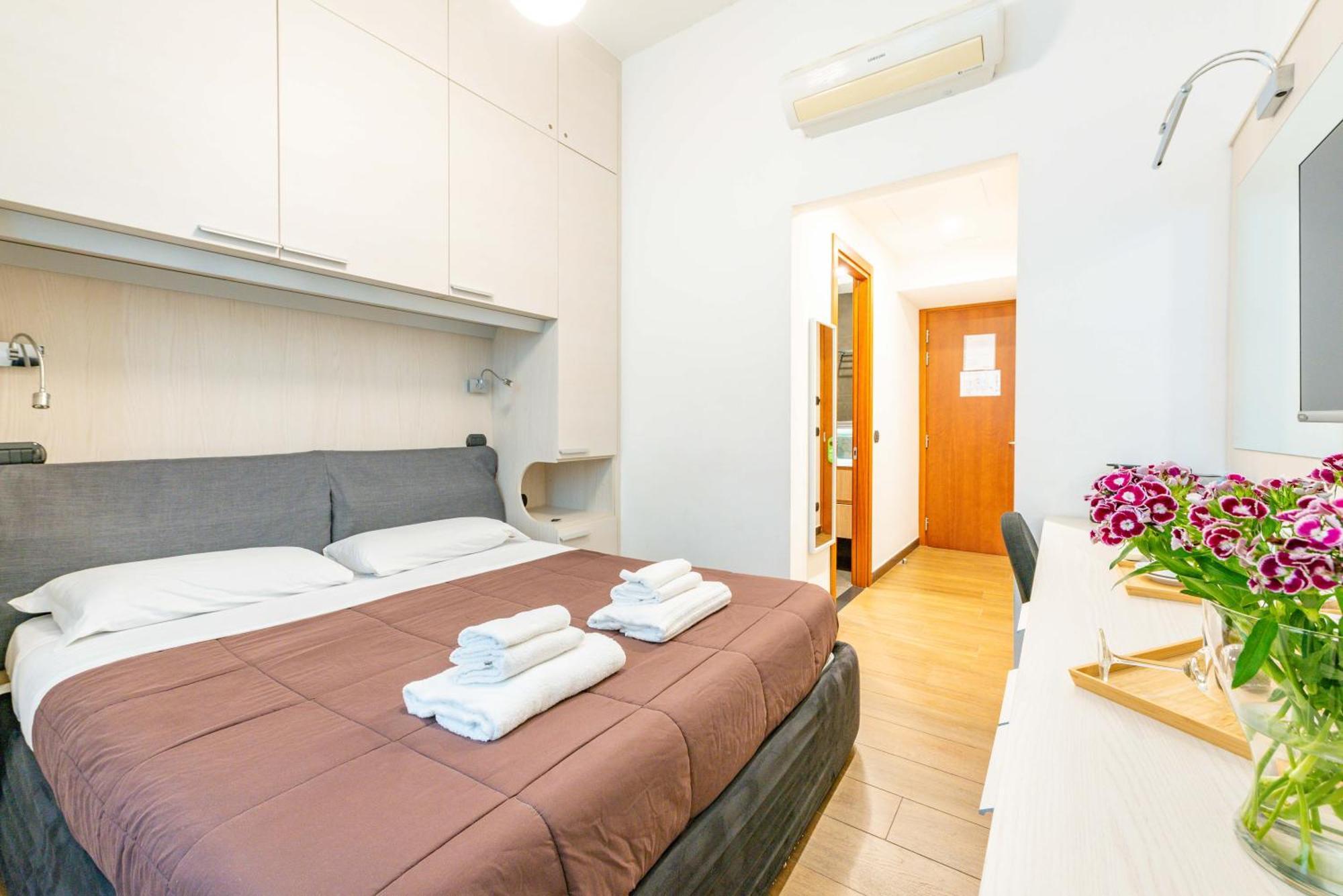 Отель Andenis Tiber House Рим Экстерьер фото