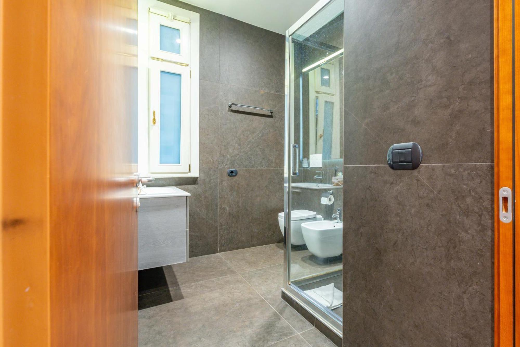 Отель Andenis Tiber House Рим Экстерьер фото