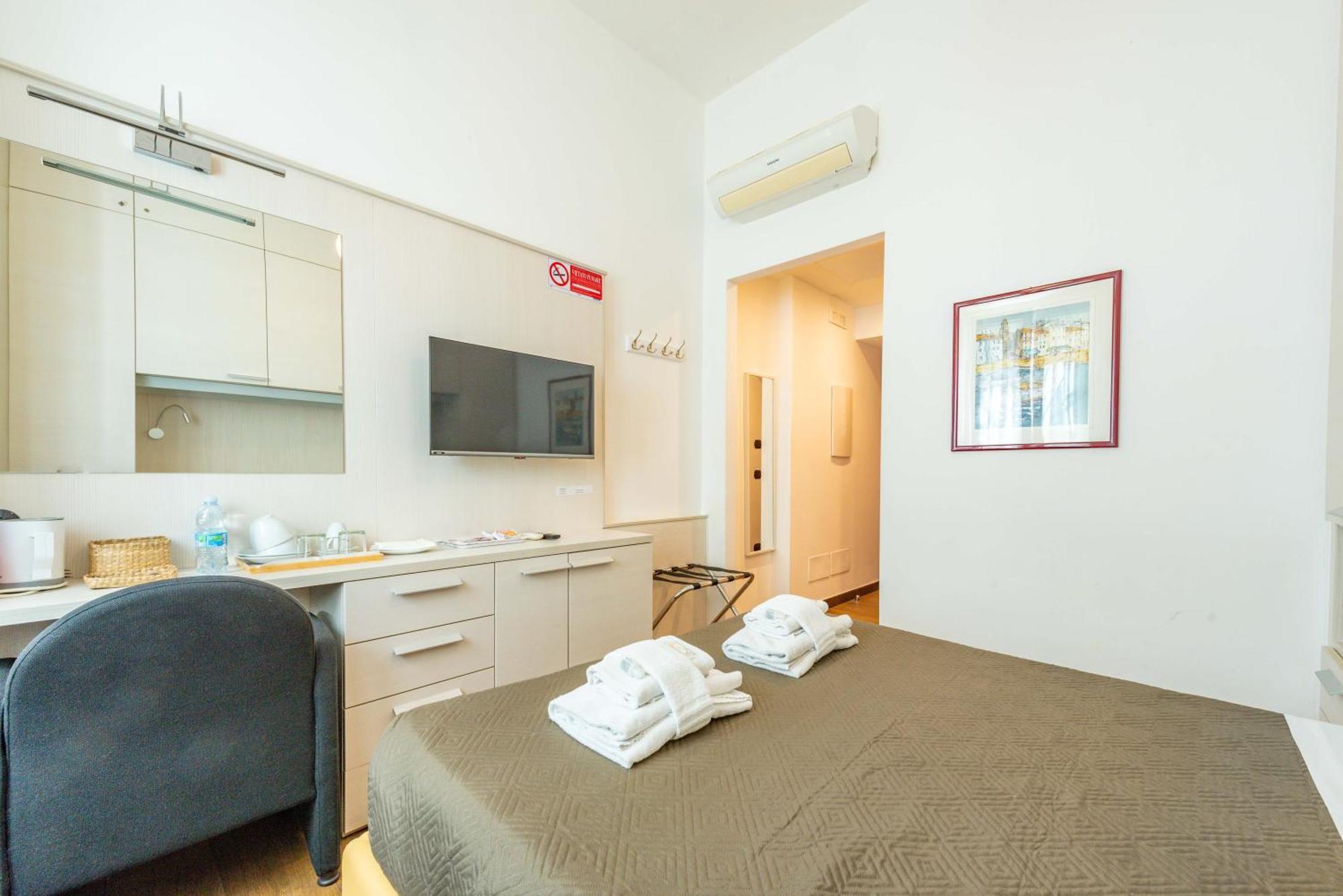 Отель Andenis Tiber House Рим Экстерьер фото